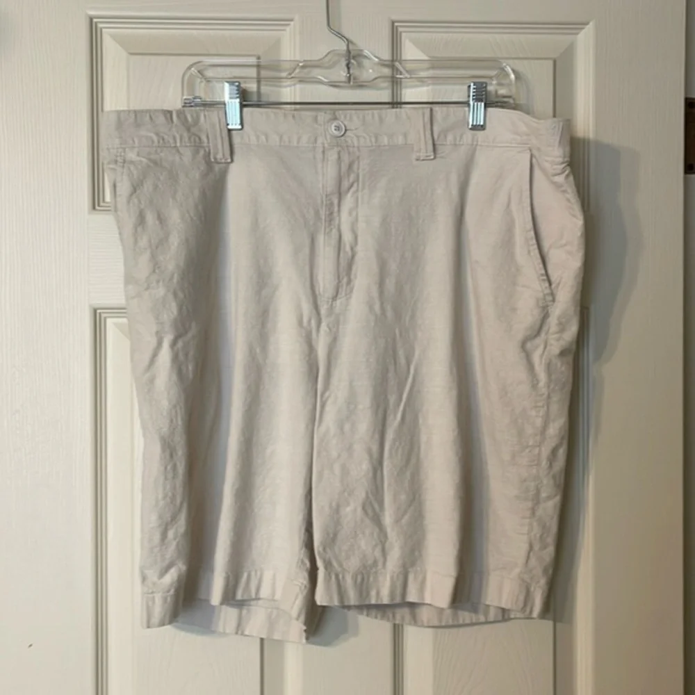 - Roundtree and Yorke Men’s shorts size 42